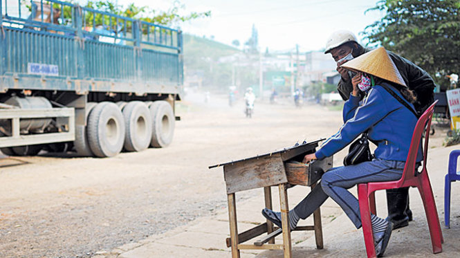 [-]Đường[-]vô[-]xứ[-]ngàn[-]hoa[-]nát[-]như[-]tương
